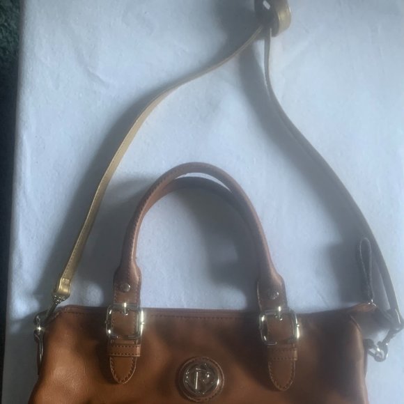 Relic/Fossil Dark Saddle Brown Front Pouch Gold Handle Crossbody Purse - Picture 2 of 5